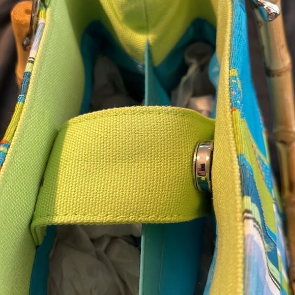 Mercer & Madison Handbag - Picture 4 of 8